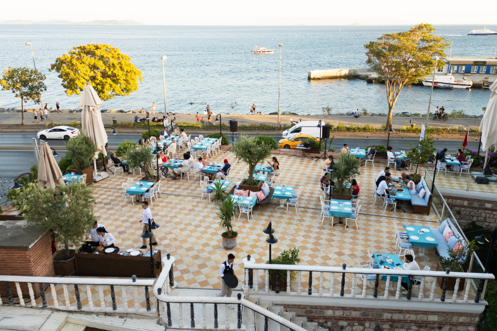 Enjoy an Unforgettable Lunch at Ruvia Restaurant in Istanbul